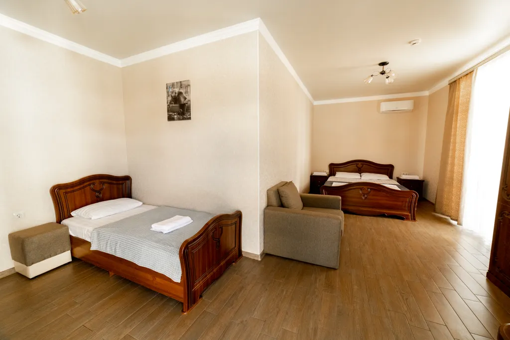 Квартира Четырехместный номер Семейный — аренда посуточно в Дивноморское