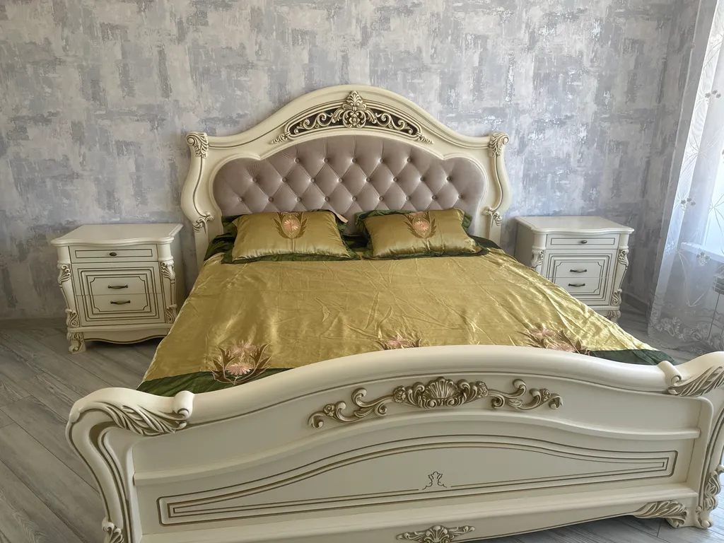 Большой красивый дом у моря