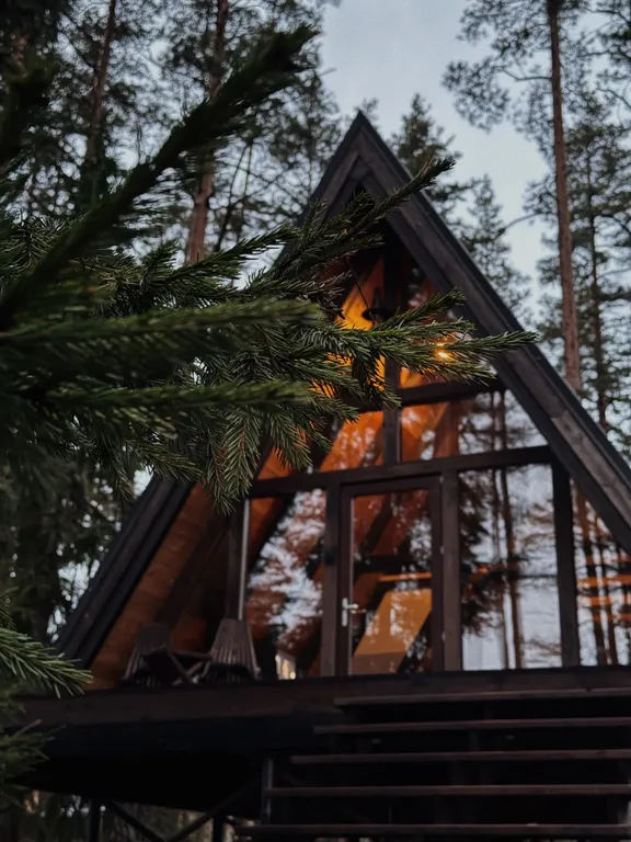 A-frame у Финского Залива посреди Корабельных сосен