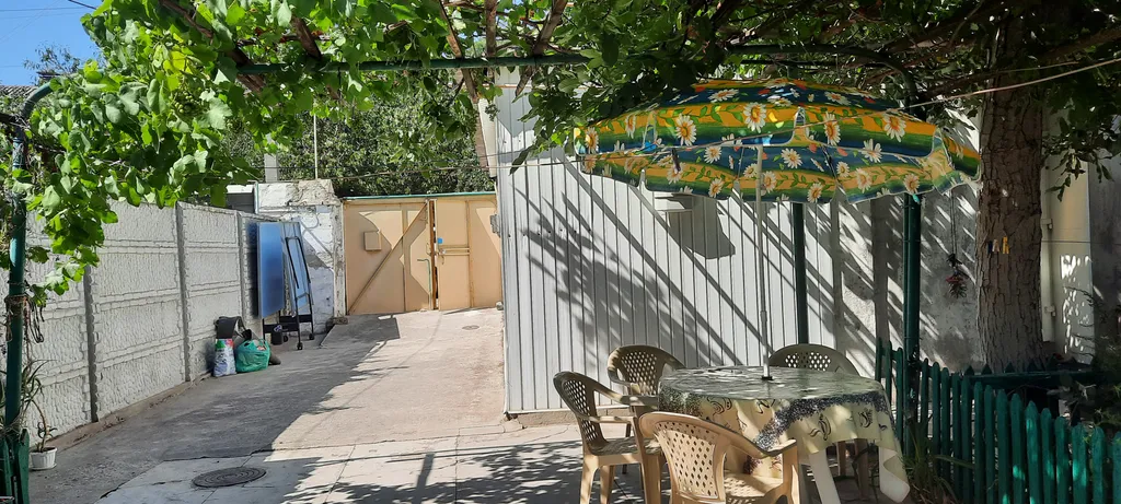 3к дом с двором в Евпатории