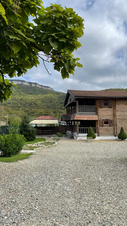 Дом из сруба с баней и бассейном