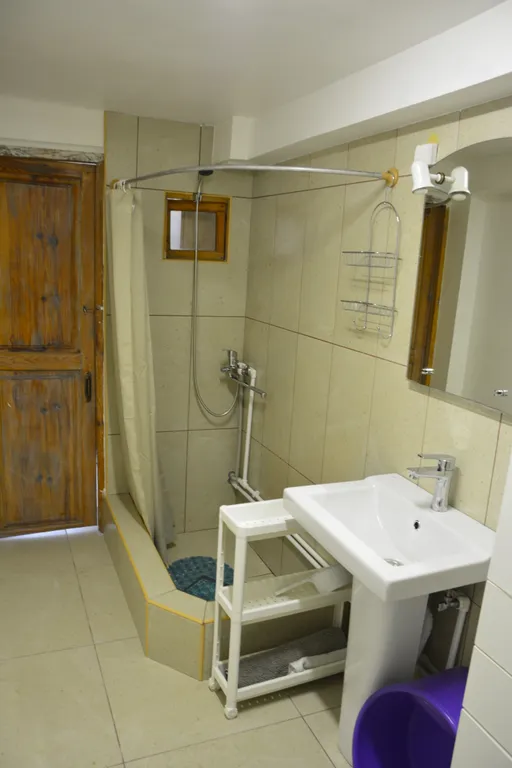 1-й этаж частного дома с садом