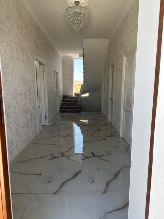 Большой красивый дом у моря