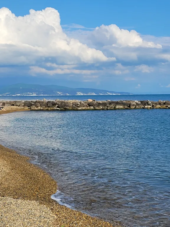 Великолепный вид на море и горы