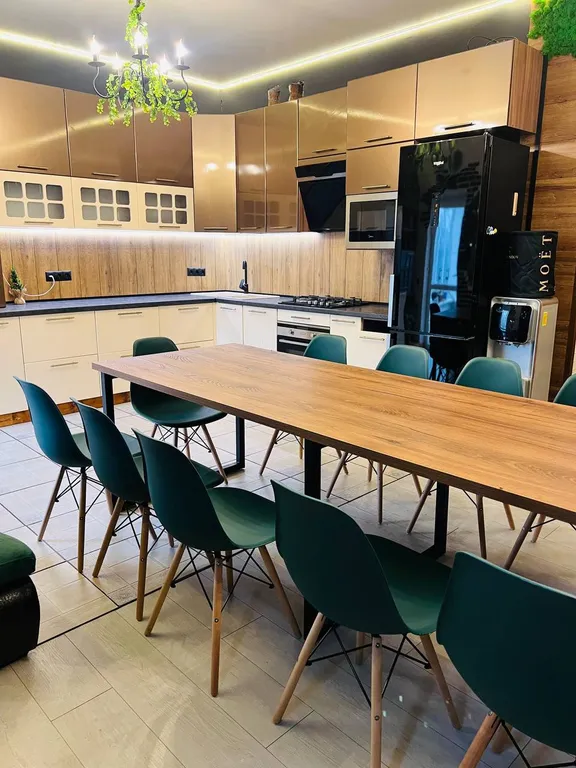 Дом с бассейном