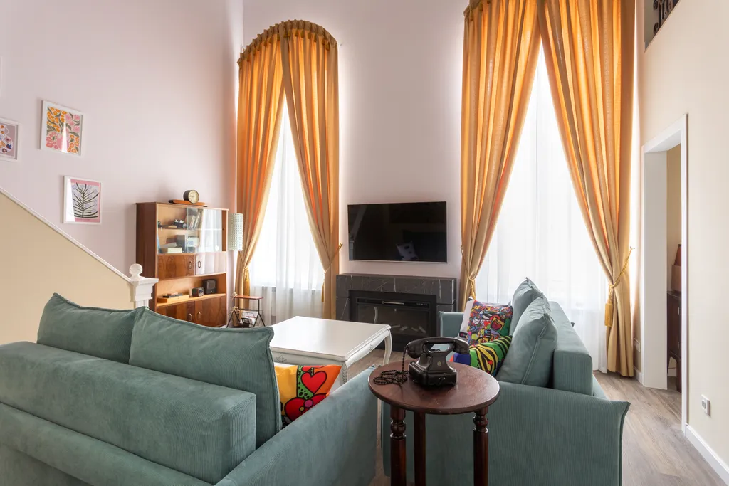 Квартира Экстравагантная квартира с кухней-музеем у метро Чернышевская — Санкт-Петербург