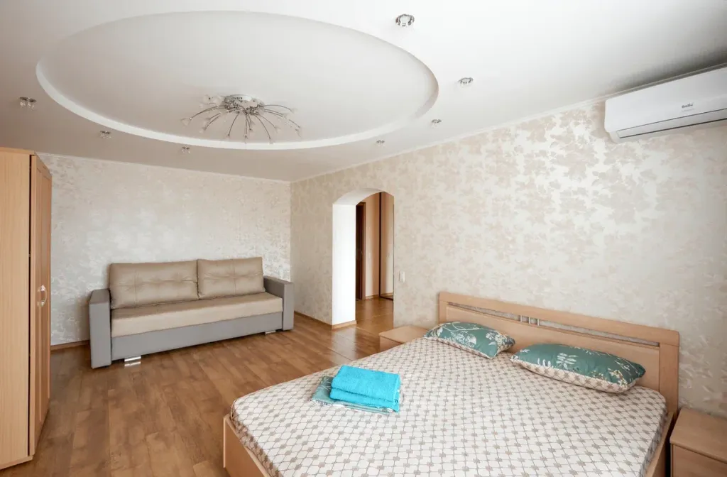 Большой 1-комнатной квартиры с видом на парк и реку