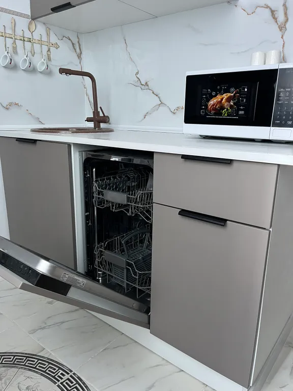 Большая квартира с зонированием и с видом на лес