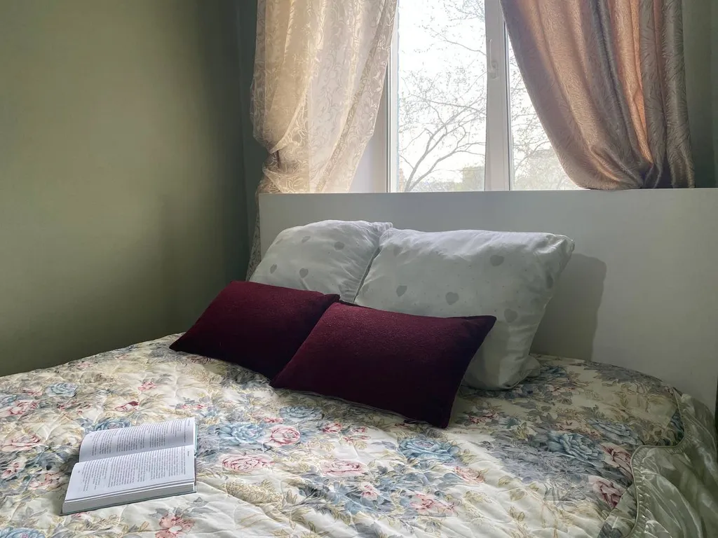 Комфортная квартира с ортопедической подушкой и матрасом