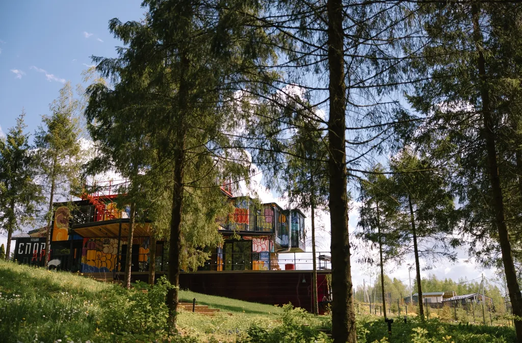 Дом из металлических морских контейнеров