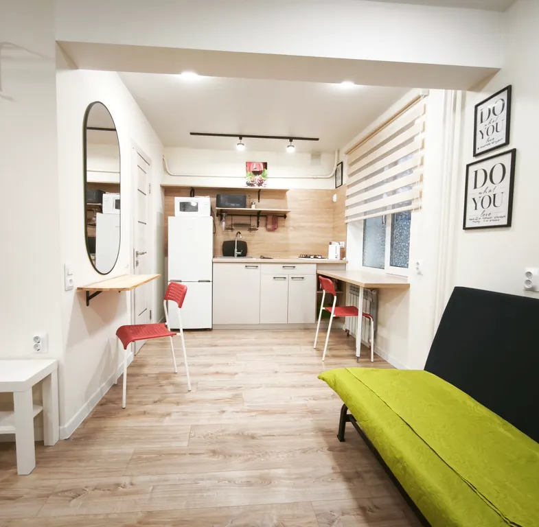 Кв-студия с отдельной спальней с лоджией Центр в5мин, напротив универа