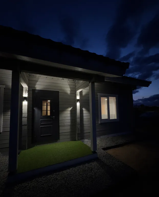 Дом Зивчала, на берегу реки Олонка