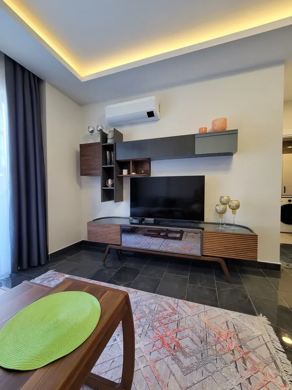 Дизайнерская 2-комнатная квартира с аквапарком на территории