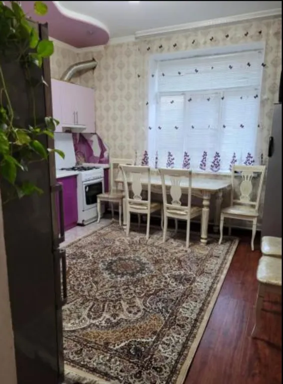 Уютный новый светлый дом с видом на горы