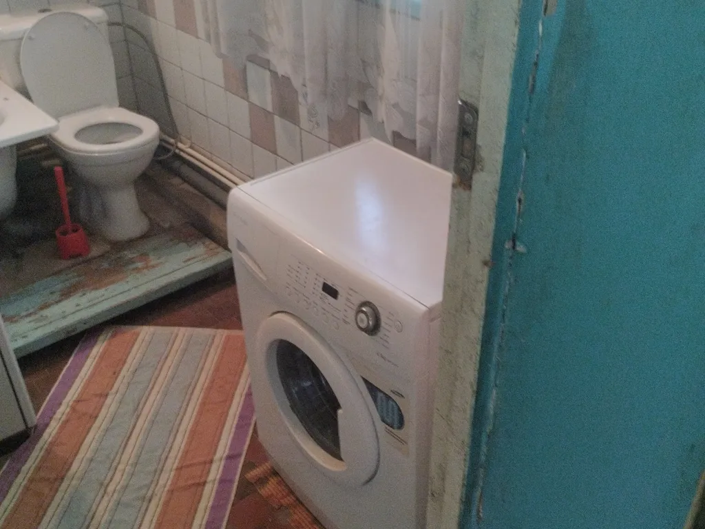 Деревенский домик с парковкой для большой и маленькой компании. Кругло