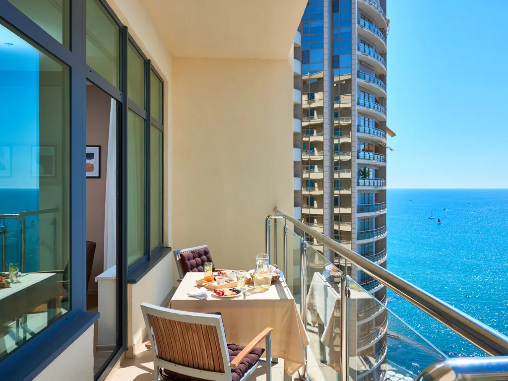 Брэвис Делюкс ЛаМар (3-х комнатные апартаменты) с панорамным видом на