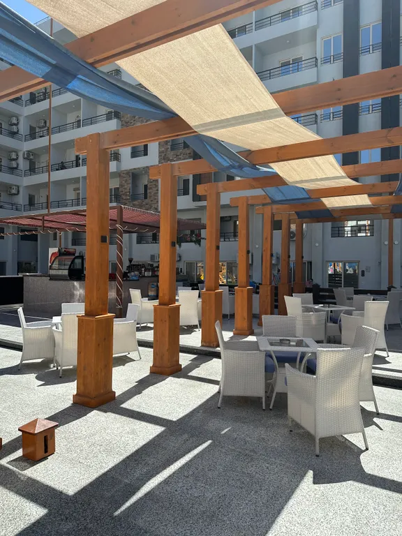 Апартаменты с личным пляжем и бассейном