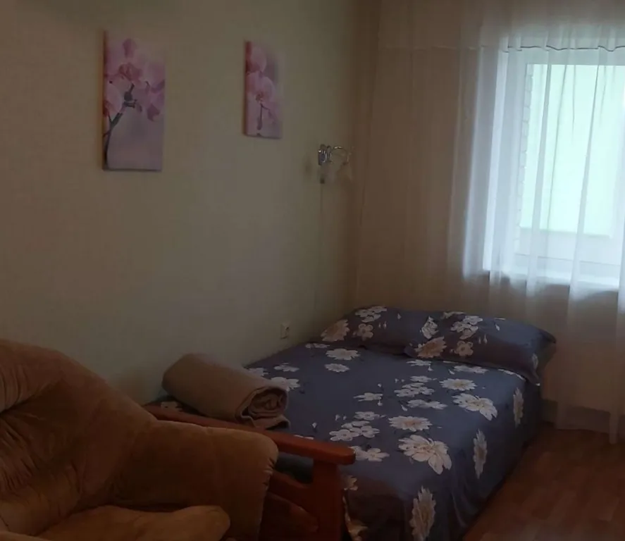 Уютная квартира напротив больницы Миротворцева и СГТУ