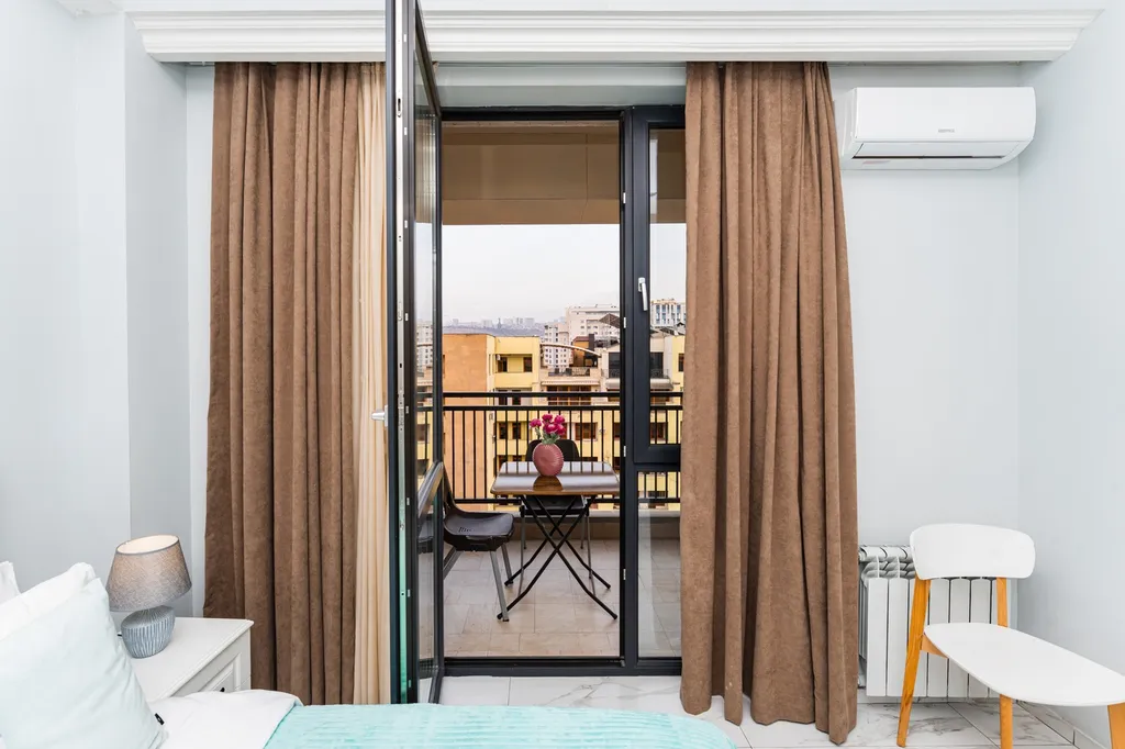 Просторная, семейная квартира с 3 спальнями / Стей Инн