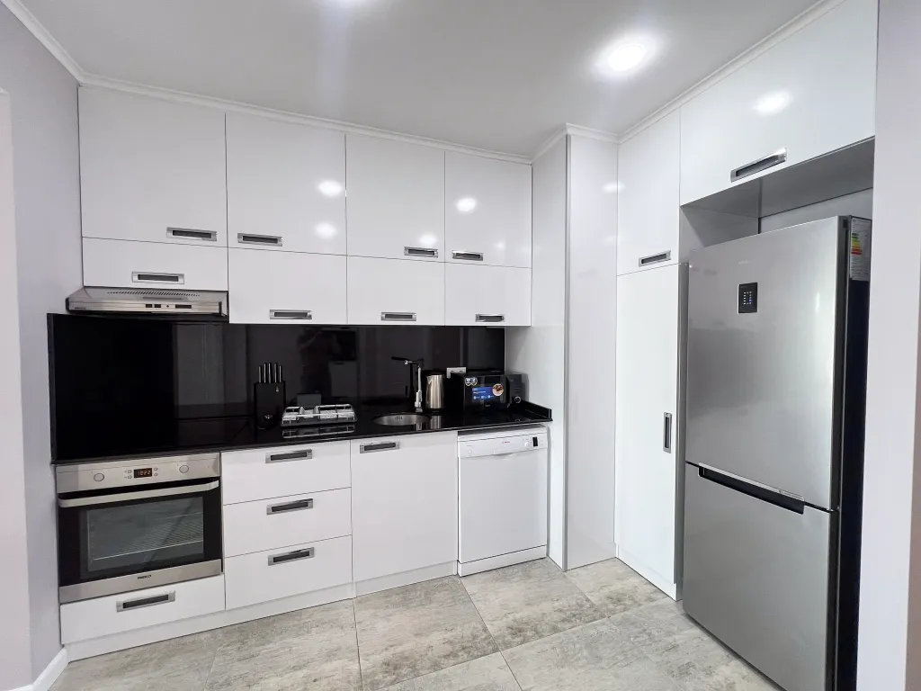 Двухкомнатная квартира на берегу моря, Porta Batumi Tower