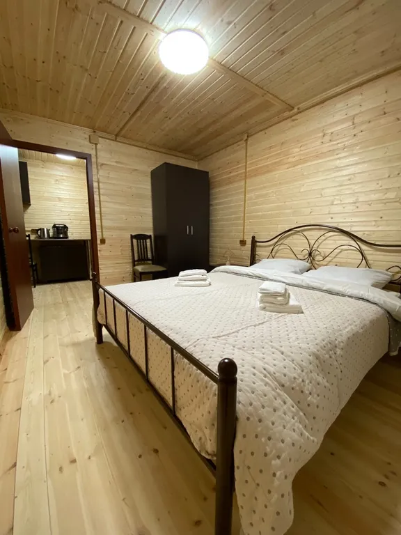 Коттедж Коттедж Полулюкс с двухспальной кроватью — Архыз