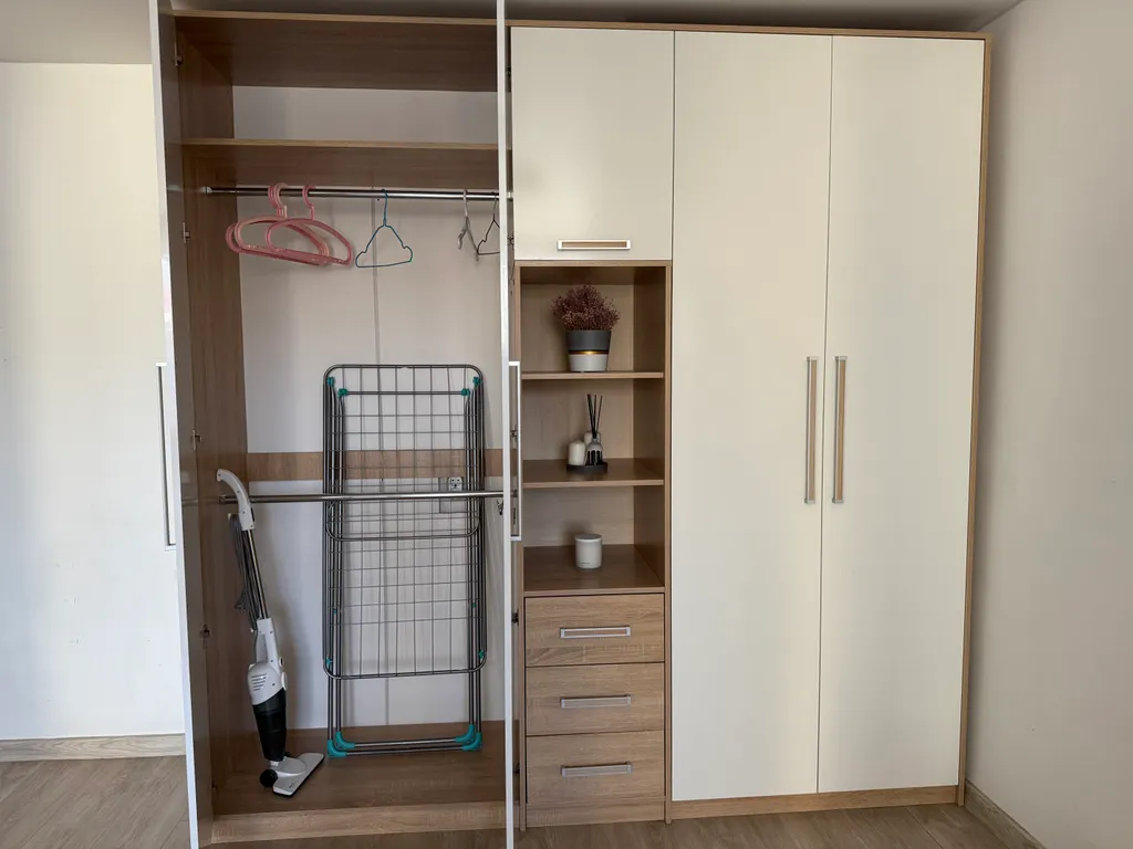 Вид на горы, рядом с парком, идеальное место для отдыха