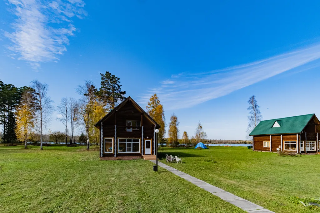 Комфортный дом у реки