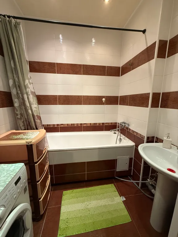 Двухкомнатная квартира возле микрохирургии глаза