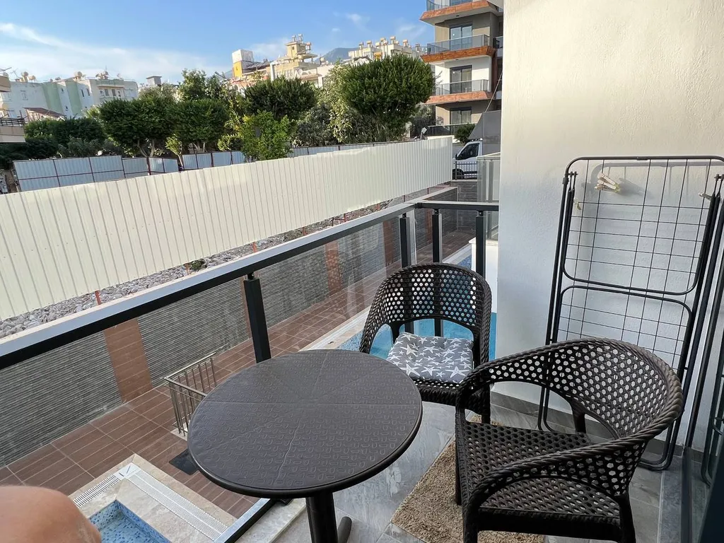 Апартаменты в центре с бассейном