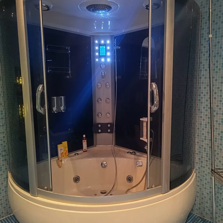 Уютная трёхкомнатная квартира с видом на залив в центре города