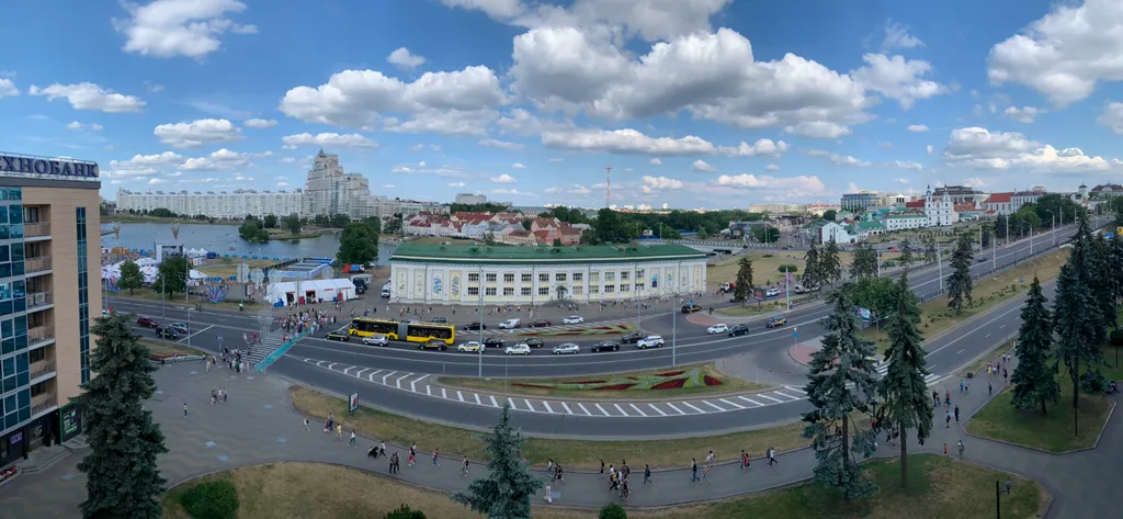 Уютная квартира с красивым видом на Троицкое предместье и реку Свислоч — аренда посуточно в Минск