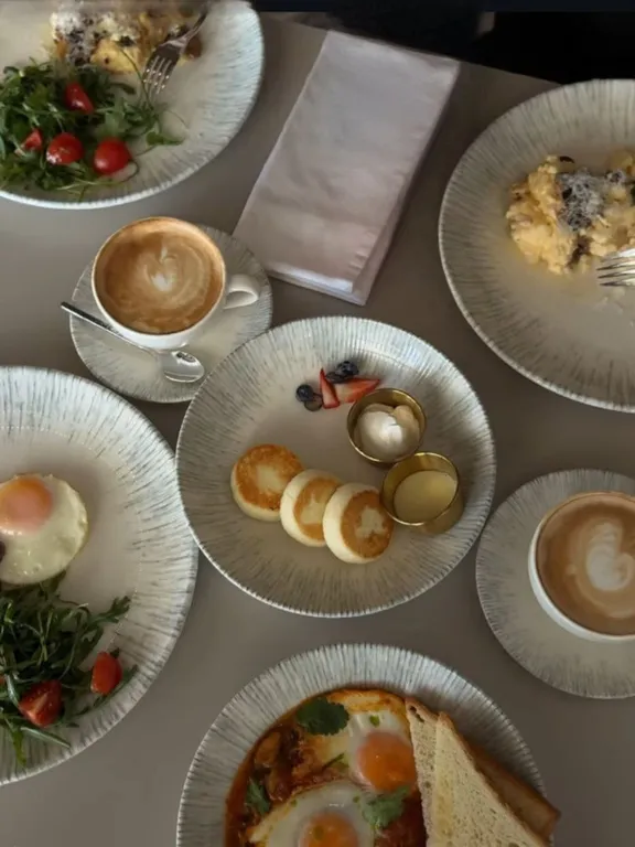 Роскошный двухкомнатный апартамент с видом на море в комплексе Атлас