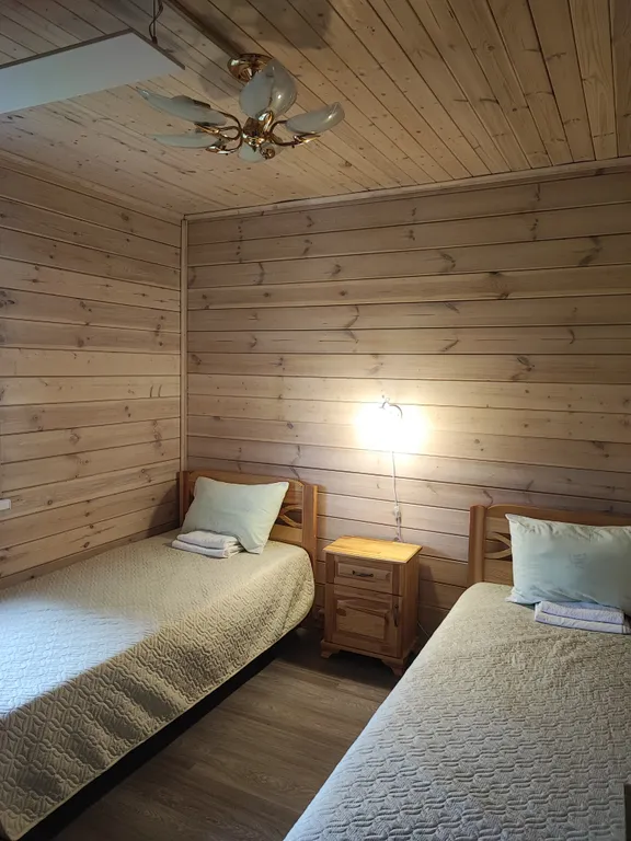 Просторный деревянный коттедж, половина дома, 2 этажа, 1Л