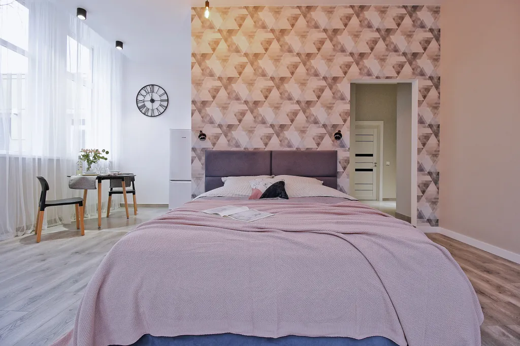 Студия с панорамными окнами в центре