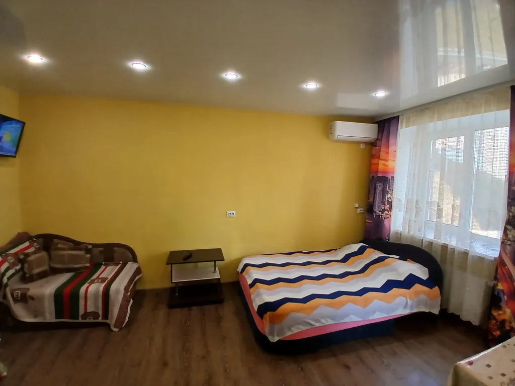 Студия с балконом в новом доме, недалеко от центра