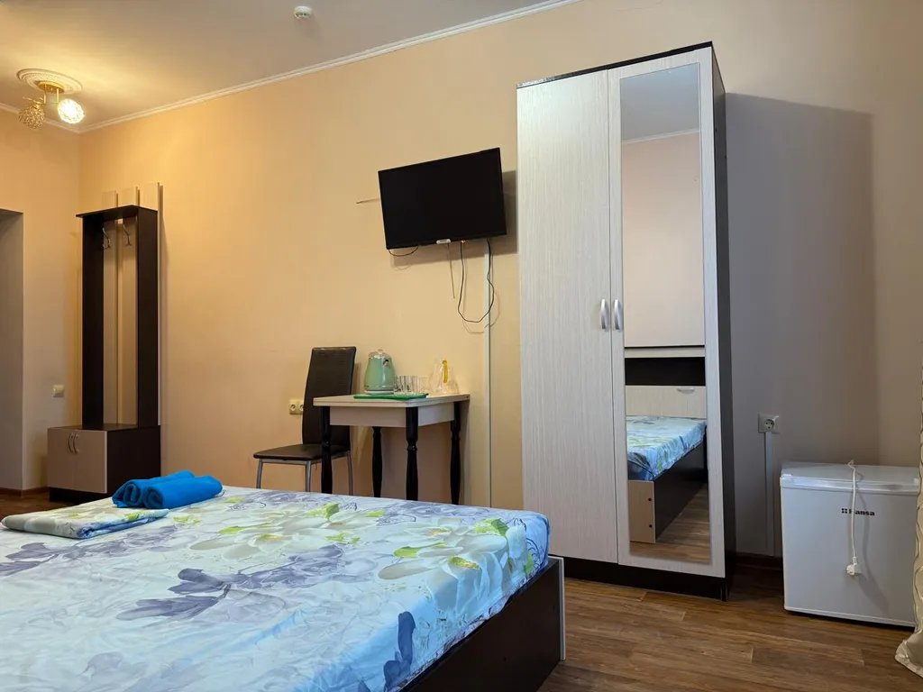 2-местный номер с двухспальной кроватью в Астрахани