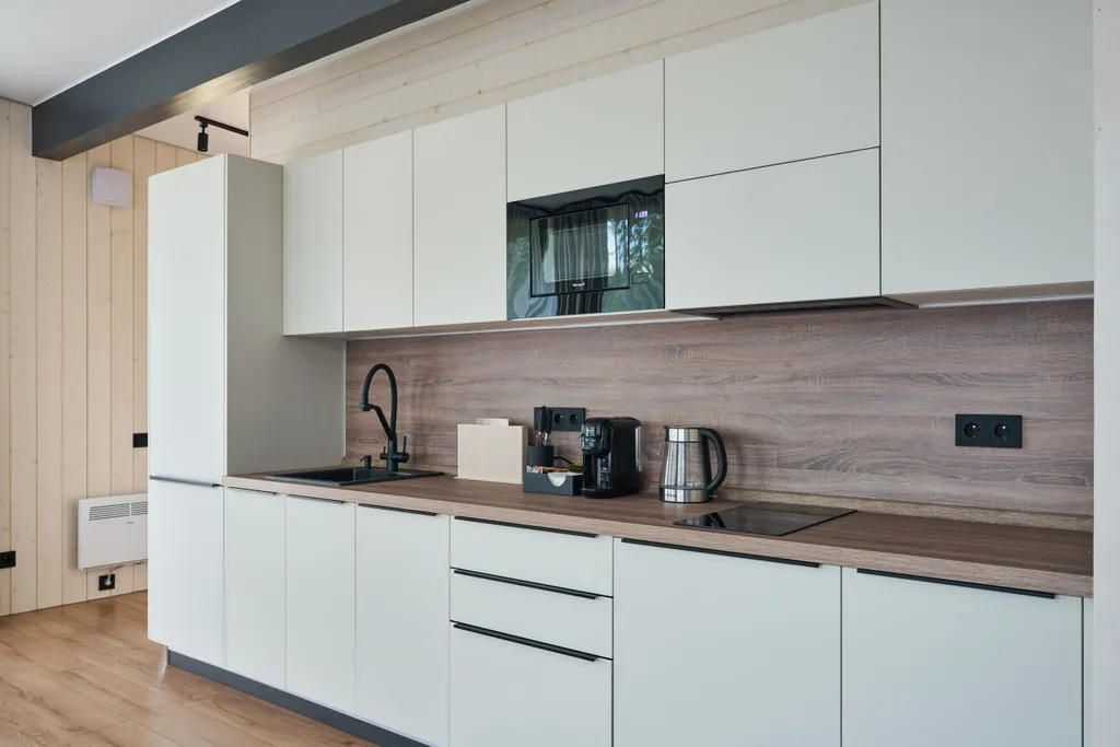 Коттедж Домик у реки в окружении сосен с камином, сауной и чаном — Семеновское