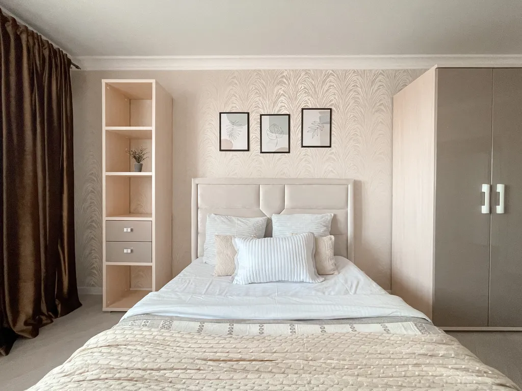 Современная квартира с видом на реку Кутум