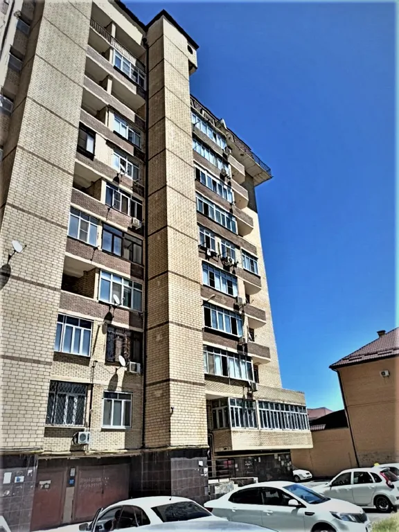 Квартира 2-комнатная Квартира — Махачкала