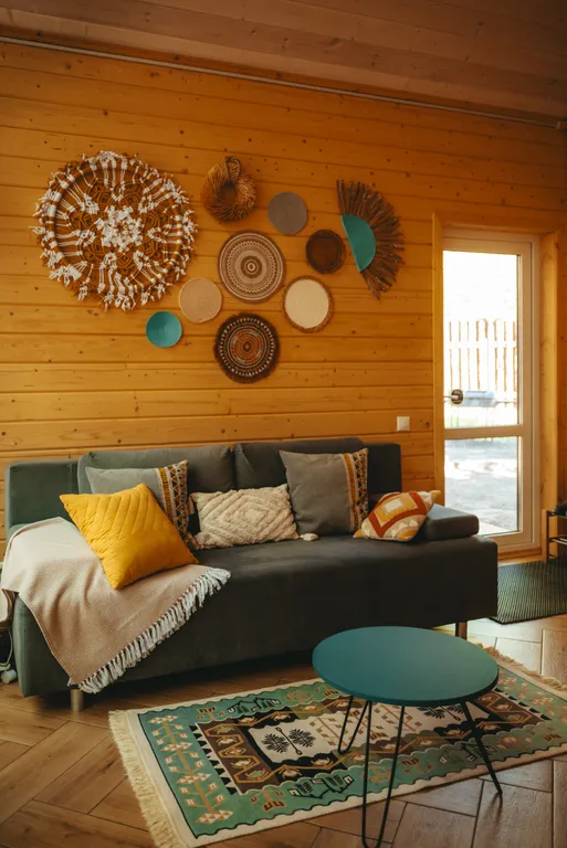 Барнхаус с панорамными окнами, камином и банным чаном фурако