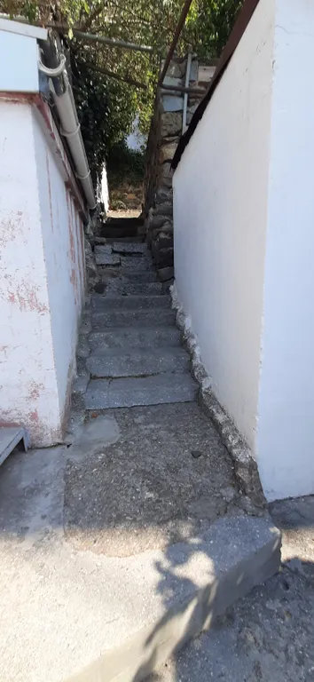 Уютный номер для двоих с видом на море