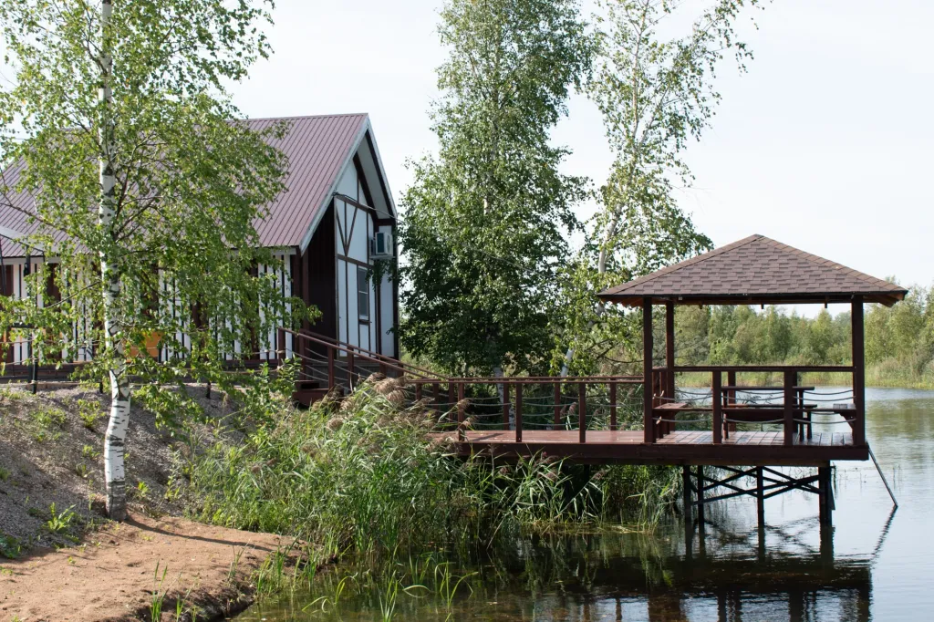 Коттедж Дом на берегу озера — аренда посуточно в Великий Новгород