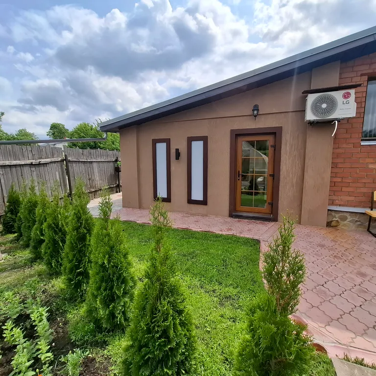 Апартаменты с отдельным входом, рядом с центром