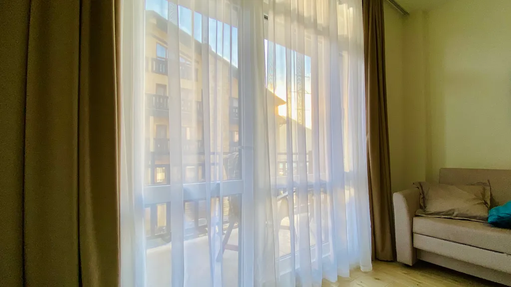 Современная светлая студия в горах