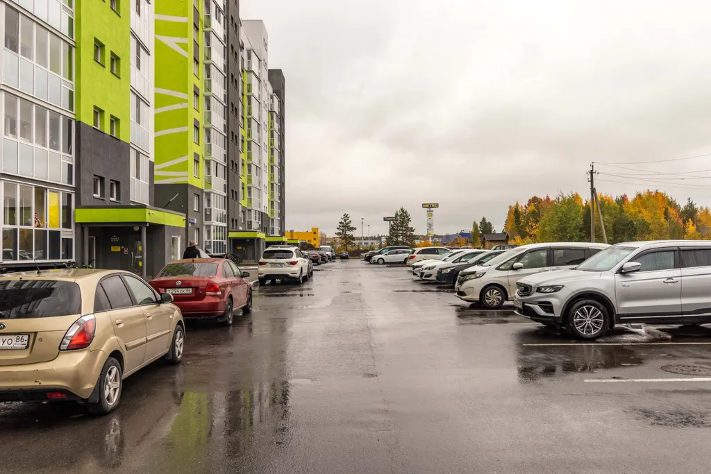 Квартира с жёлтым диваном