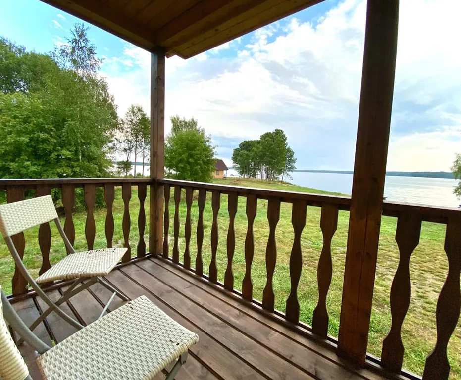 Уютный дом на берегу озера "Прозрачный берег №2"