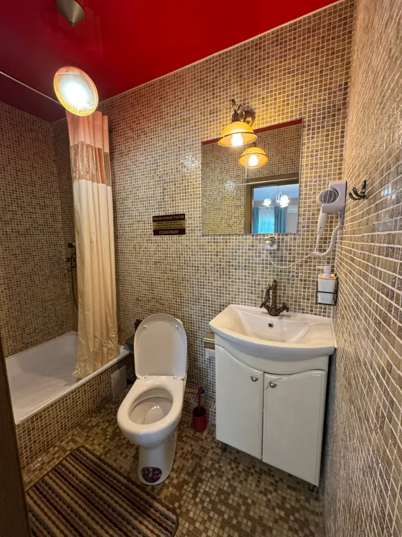 Дом с верандой в саду