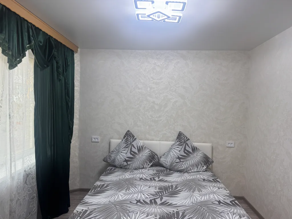 Просторная двухкомнатная квартира с видом на Мишенную сопку