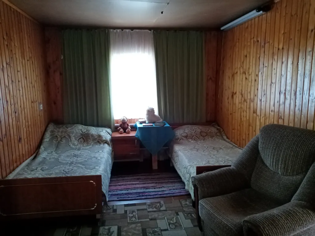 Комната с частичными удобствами в доме у реки