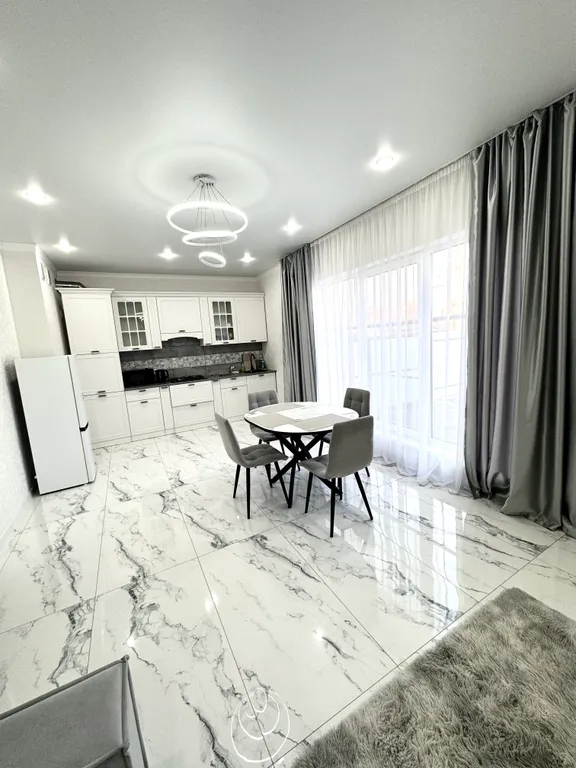 Новы дом у набережной